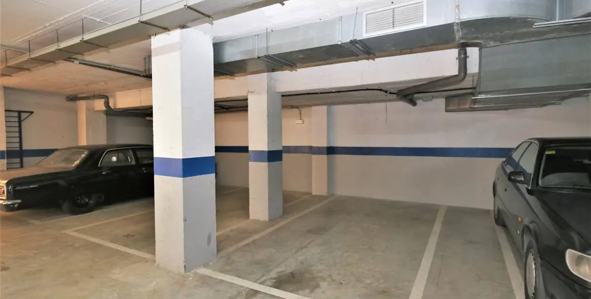 Alquiler a corto plazo de apartamento en planta media en Estepona 24