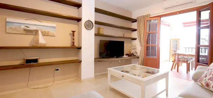Short-term rent of penthouse in Estepona 1