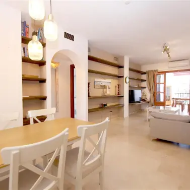 Short-term rent of penthouse in Estepona