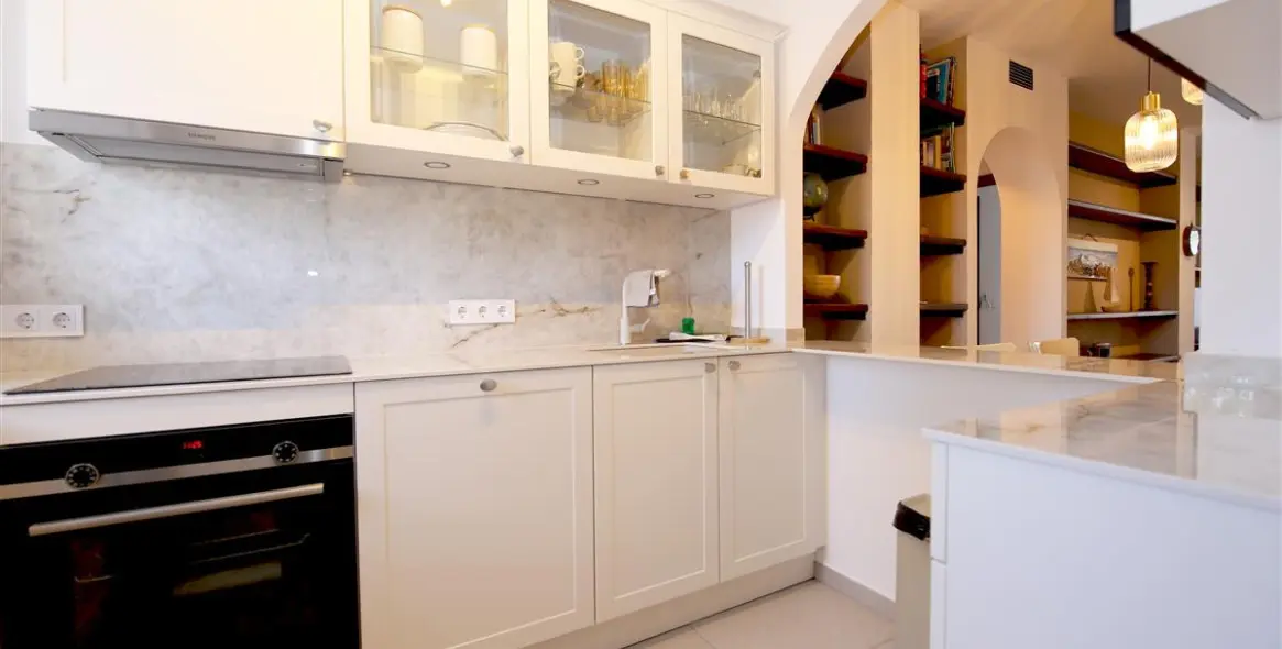 Short-term rent of penthouse in Estepona 6