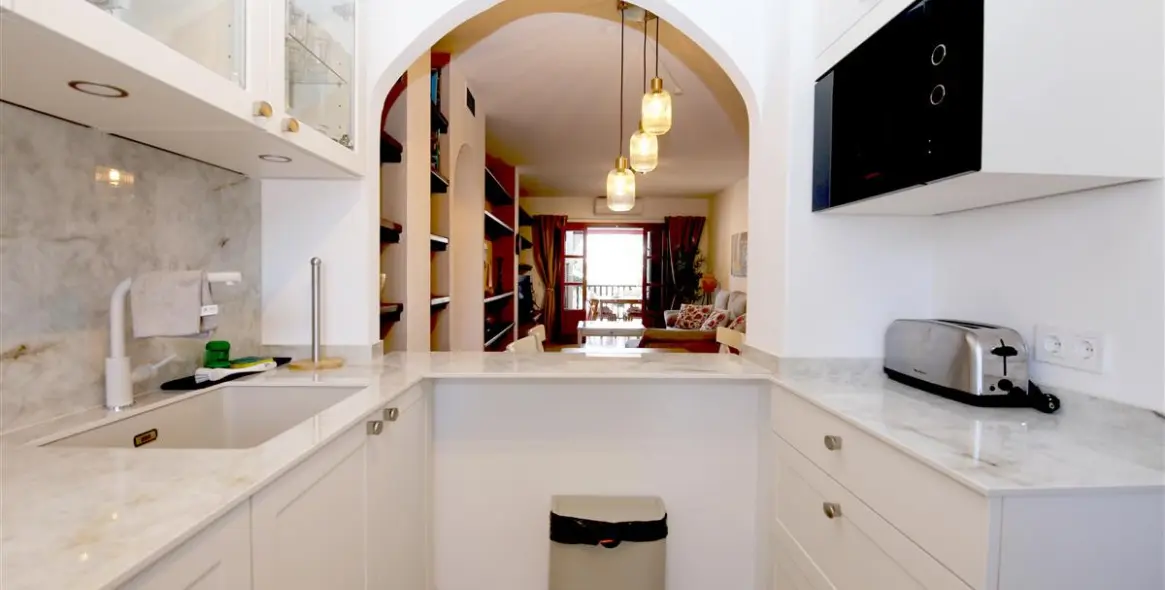 Short-term rent of penthouse in Estepona 7