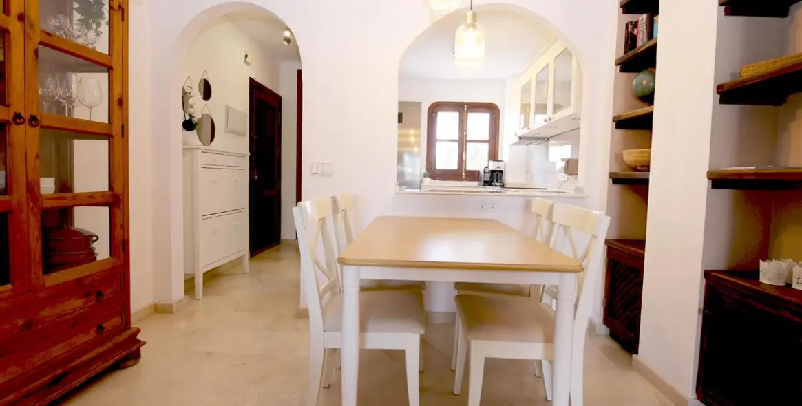 Short-term rent of penthouse in Estepona 8