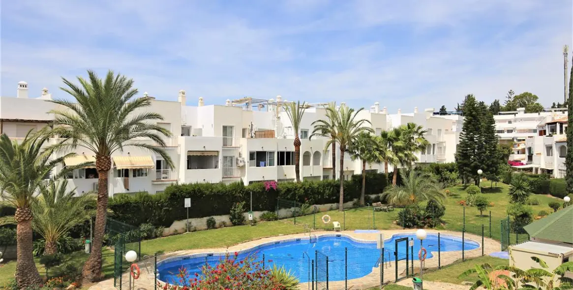Short-term rent of penthouse in Estepona 9