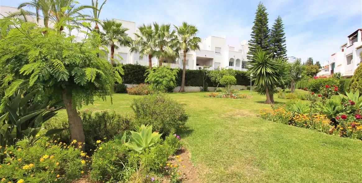 Short-term rent of penthouse in Estepona 22