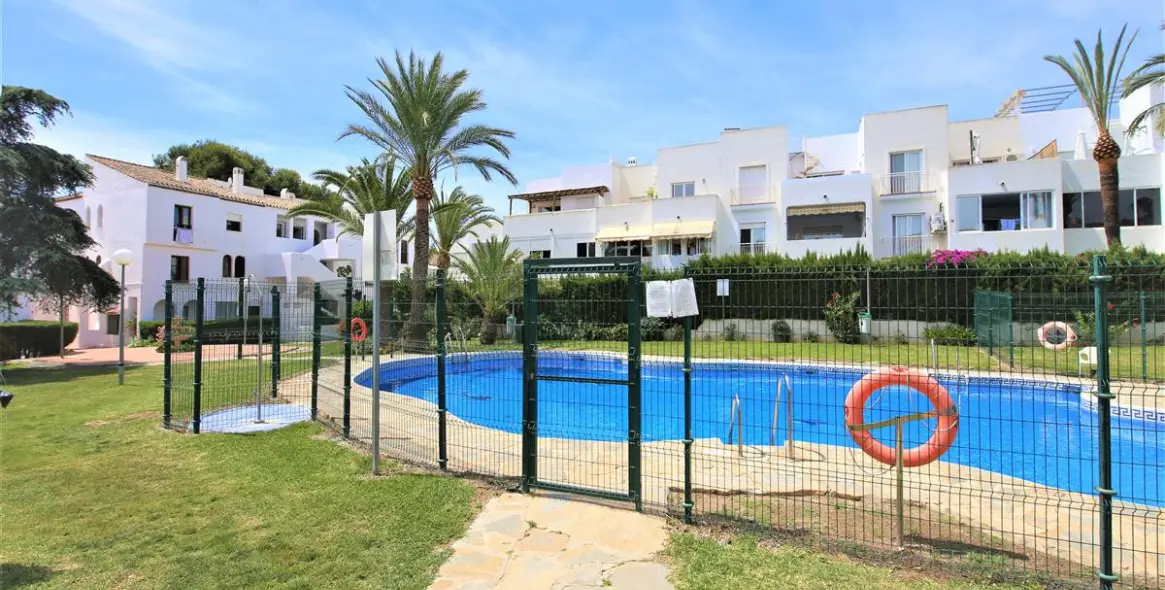Short-term rent of penthouse in Estepona 23