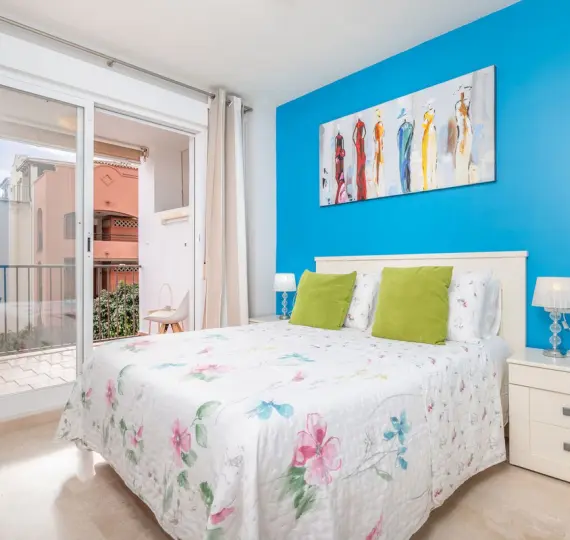 Долгосрочная аренда апартаментов на среднем этаже в Manilva