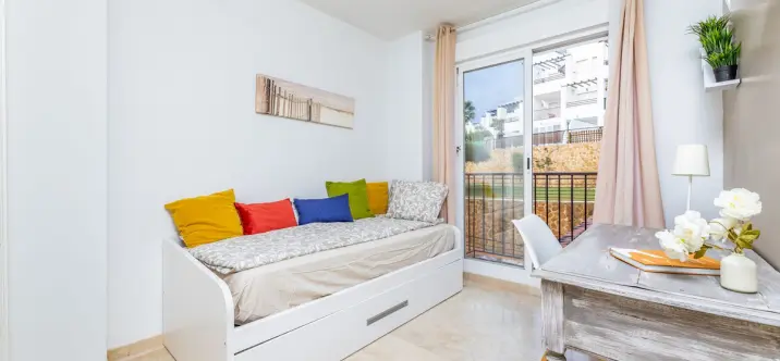 Долгосрочная аренда апартаментов на среднем этаже в Manilva 4