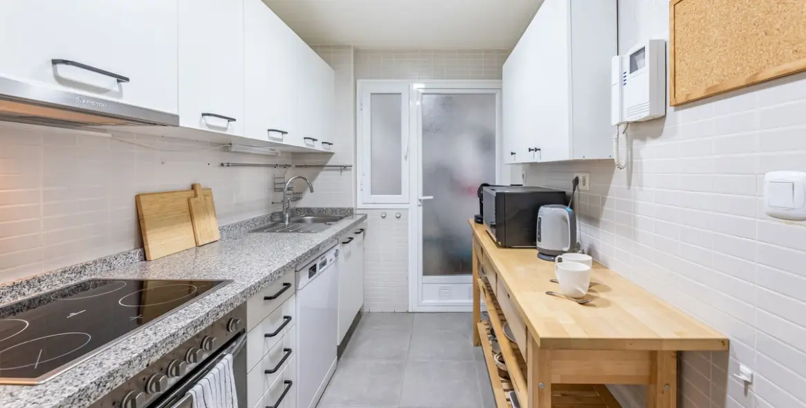 Долгосрочная аренда апартаментов на среднем этаже в Manilva 8