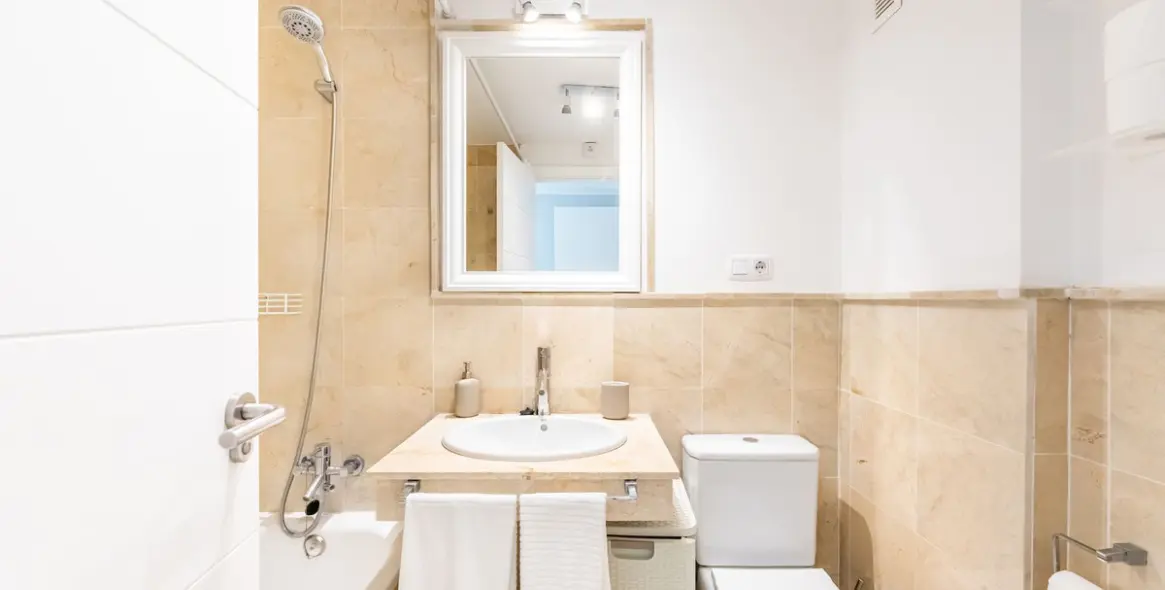 Долгосрочная аренда апартаментов на среднем этаже в Manilva 13