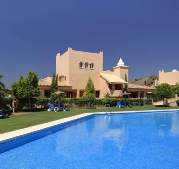 Short-term rent of ground floor apartment in Elviria