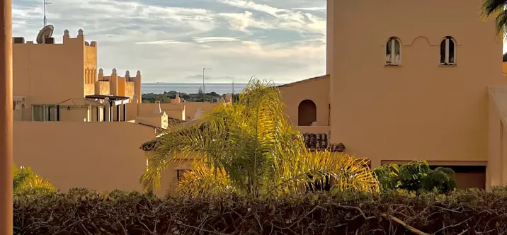 Short-term rent of ground floor apartment in Elviria 2