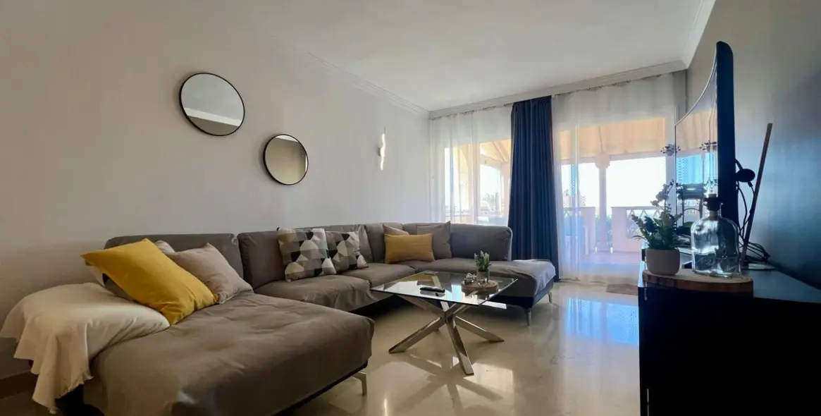 Short-term rent of ground floor apartment in Elviria 12