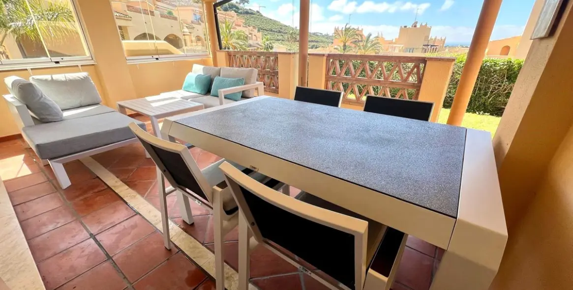 Short-term rent of ground floor apartment in Elviria 2