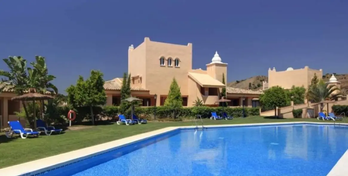 Short-term rent of ground floor apartment in Elviria 20
