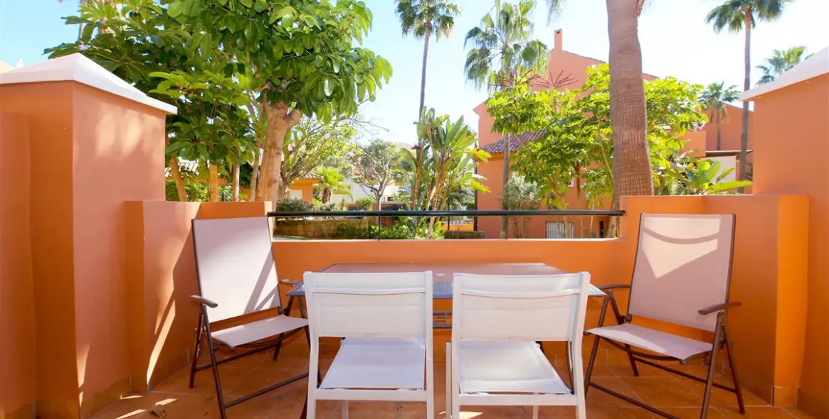 Short-term rent of ground floor apartment in Estepona 2