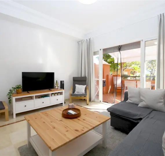 Short-term rent of ground floor apartment in Estepona