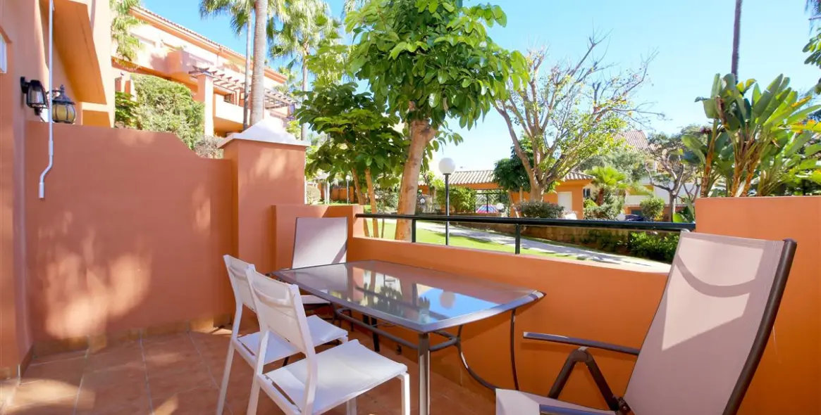 Short-term rent of ground floor apartment in Estepona 8