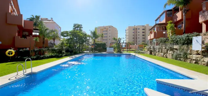 Краткосрочная аренда апартаментов на первом этаже в Estepona 0