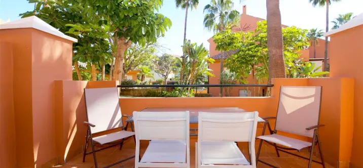 Краткосрочная аренда апартаментов на первом этаже в Estepona 1