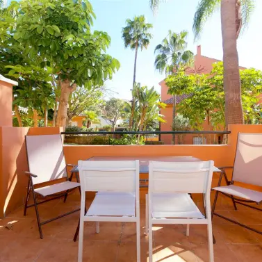 Alquiler a corto plazo de apartamento en planta baja en Estepona