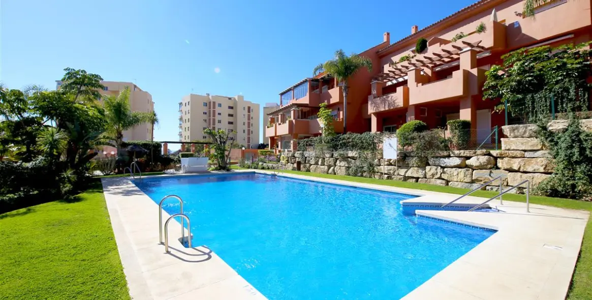 Краткосрочная аренда апартаментов на первом этаже в Estepona 18