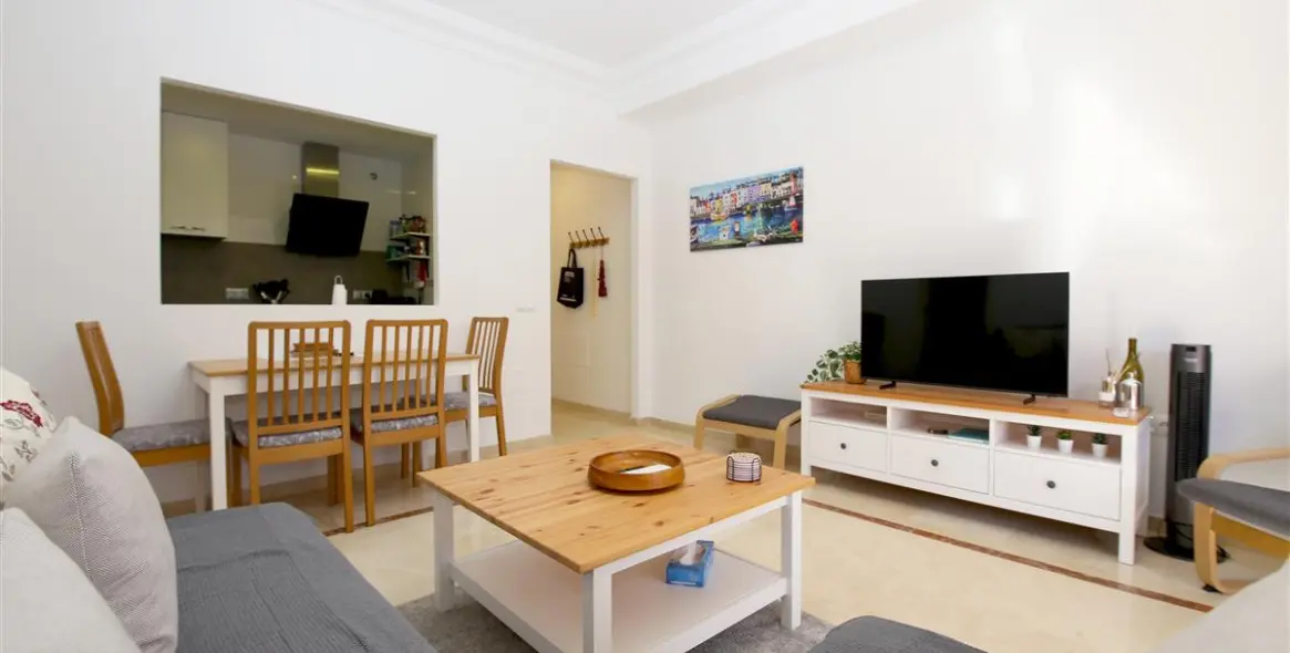 Alquiler a corto plazo de apartamento en planta baja en Estepona 4