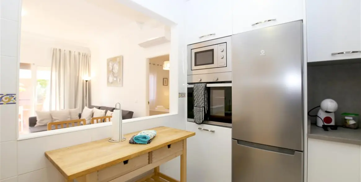 Alquiler a corto plazo de apartamento en planta baja en Estepona 6