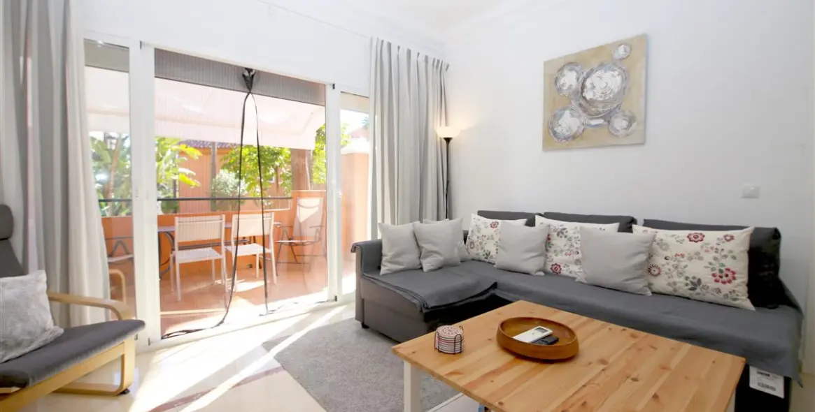 Alquiler a corto plazo de apartamento en planta baja en Estepona 14