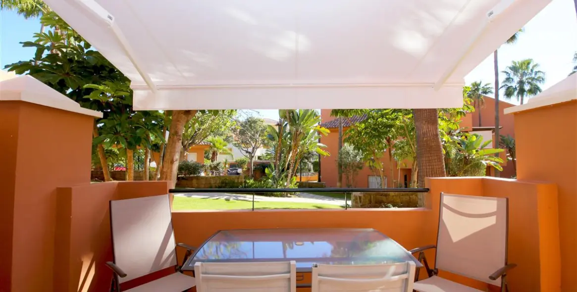 Alquiler a corto plazo de apartamento en planta baja en Estepona 16