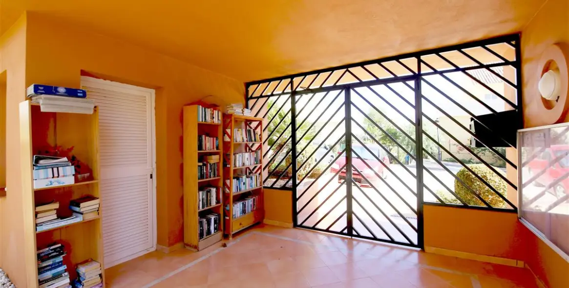 Alquiler a corto plazo de apartamento en planta baja en Estepona 24