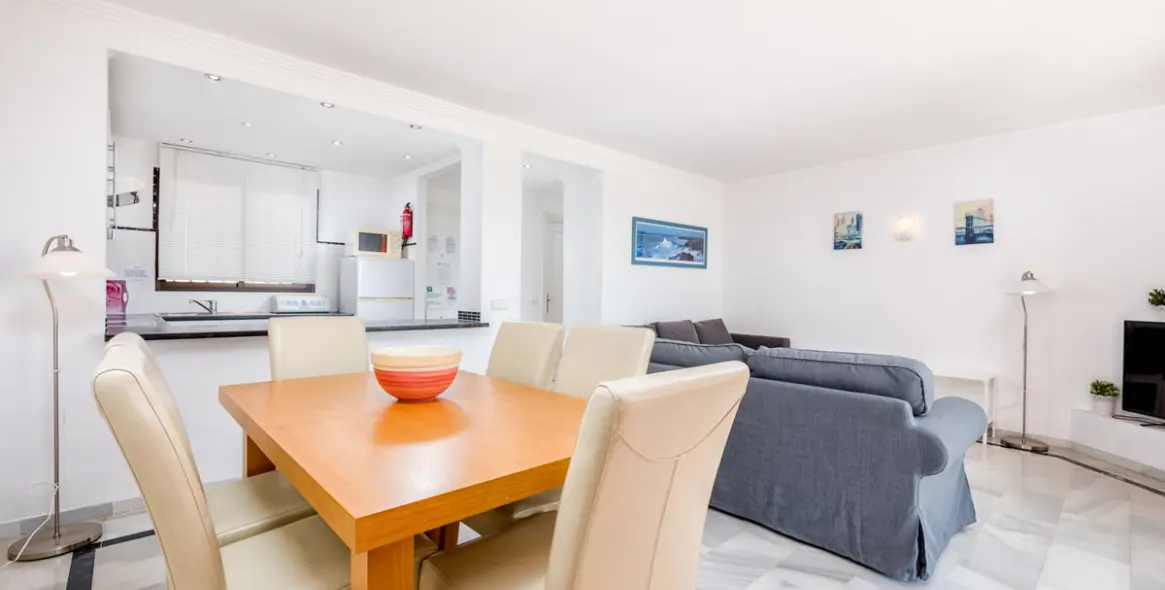 Краткосрочная аренда апартаментов на среднем этаже в Calahonda 4