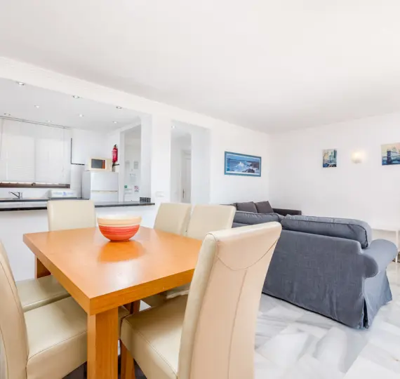 Краткосрочная аренда апартаментов на среднем этаже в Calahonda