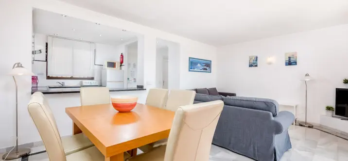 Краткосрочная аренда апартаментов на среднем этаже в Calahonda 3