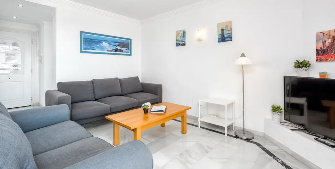 Краткосрочная аренда апартаментов на среднем этаже в Calahonda 6