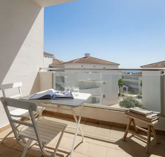 Долгосрочная аренда апартаментов на среднем этаже в Manilva