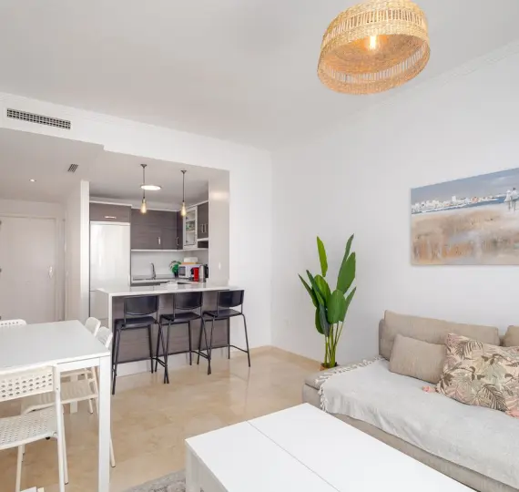 Долгосрочная аренда апартаментов на среднем этаже в Manilva