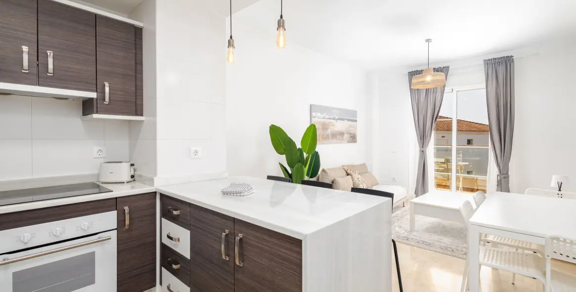 Долгосрочная аренда апартаментов на среднем этаже в Manilva 6