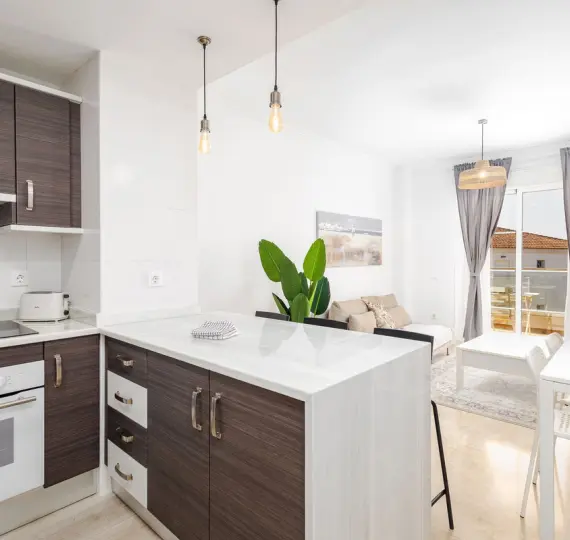 Долгосрочная аренда апартаментов на среднем этаже в Manilva