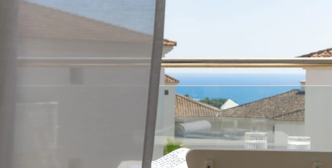 Долгосрочная аренда апартаментов на среднем этаже в Manilva 15