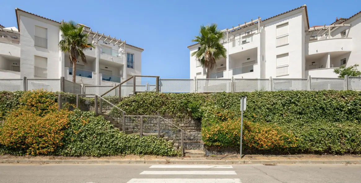 Долгосрочная аренда апартаментов на среднем этаже в Manilva 16