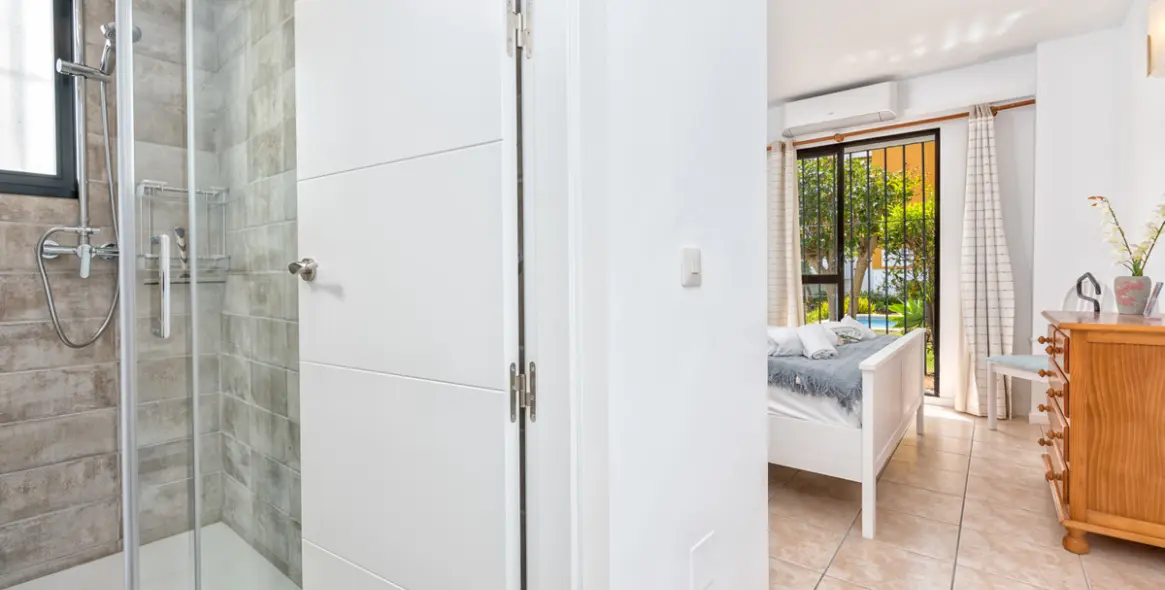 Краткосрочная аренда апартаментов на первом этаже в Calahonda 9