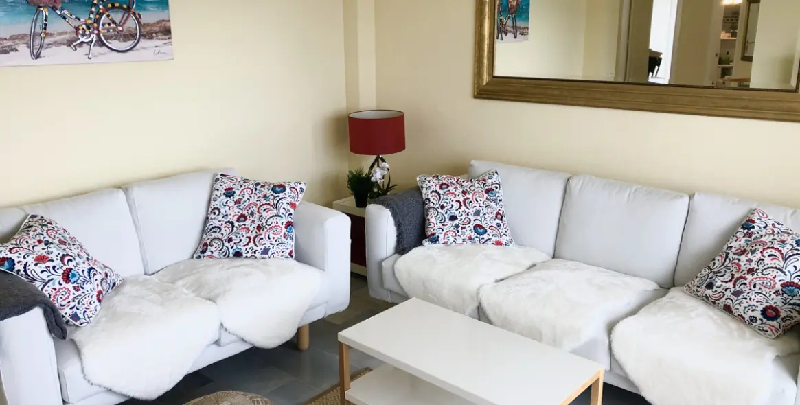 Short-term rent of middle floor apartment in Calahonda 1