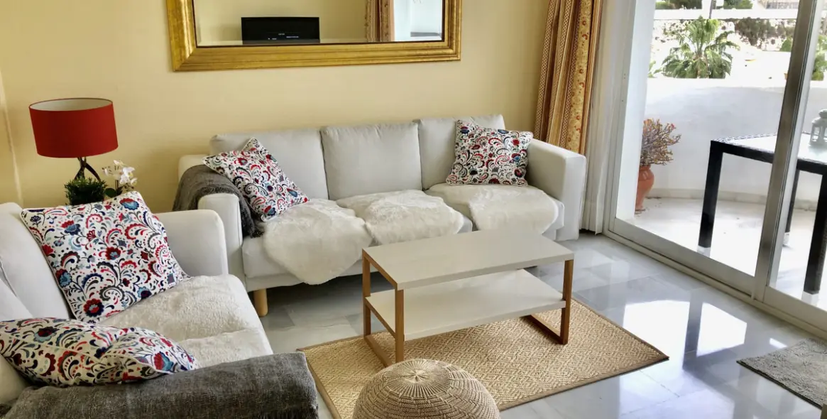 Short-term rent of middle floor apartment in Calahonda 2