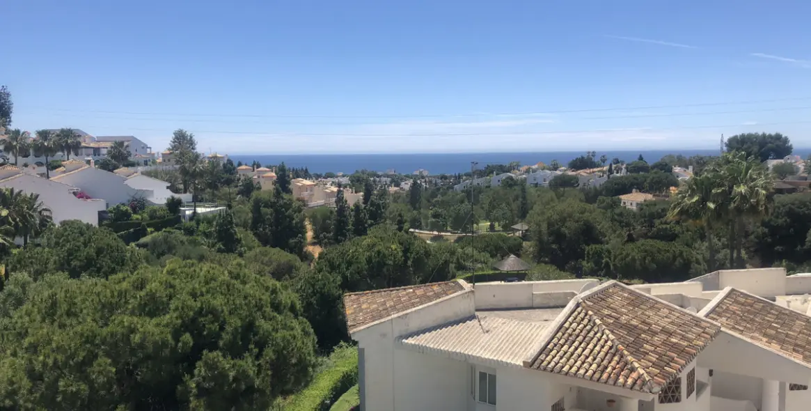 Short-term rent of middle floor apartment in Calahonda 3