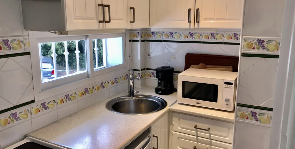 Short-term rent of middle floor apartment in Calahonda 6