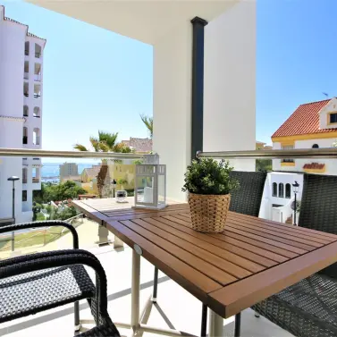 Short-term rent of middle floor apartment in Estepona