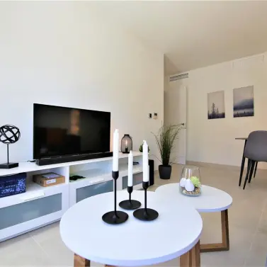 Short-term rent of middle floor apartment in Estepona