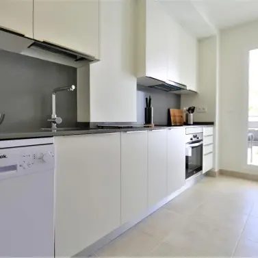 Short-term rent of middle floor apartment in Estepona