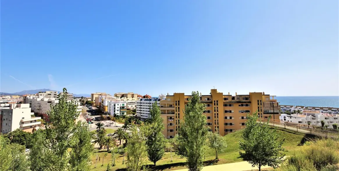 Краткосрочная аренда апартаментов на среднем этаже в Estepona 17