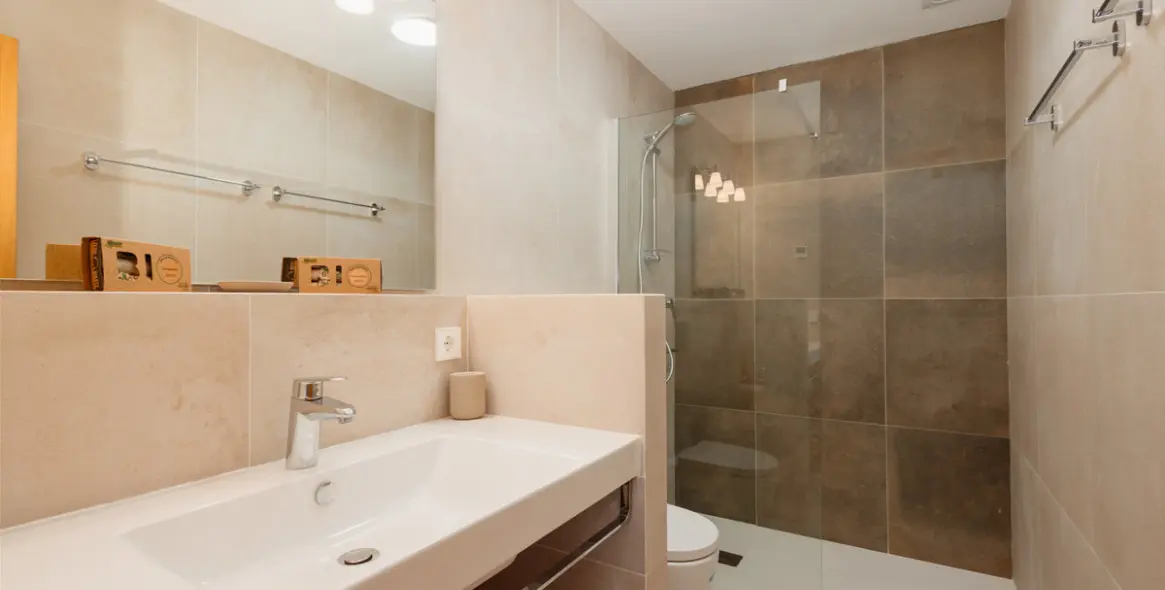 Long-term rent of detached villa in Costabella 5